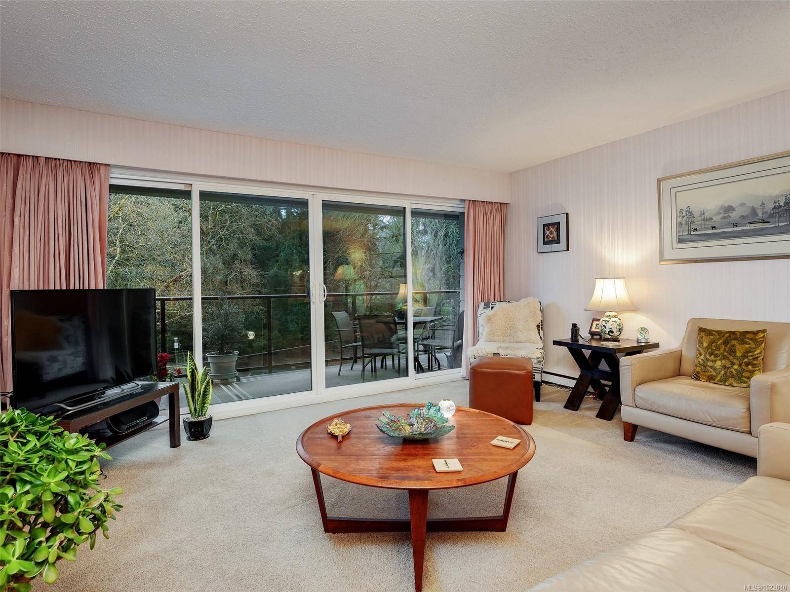 Victoria, BC V8V 2P2,280 Douglas St #306