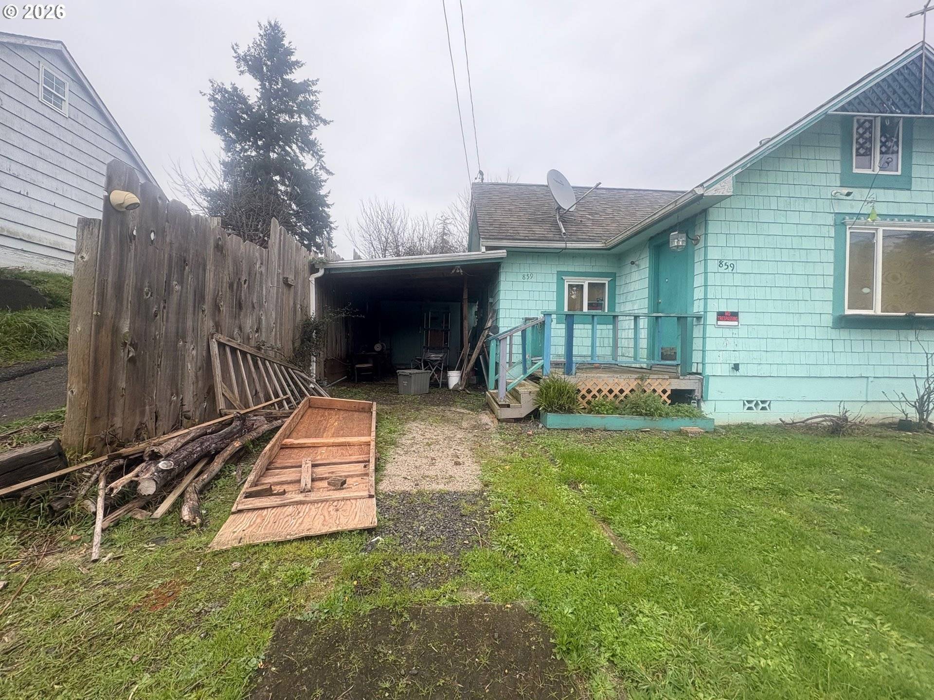 Coos Bay, OR 97420,859 E ST