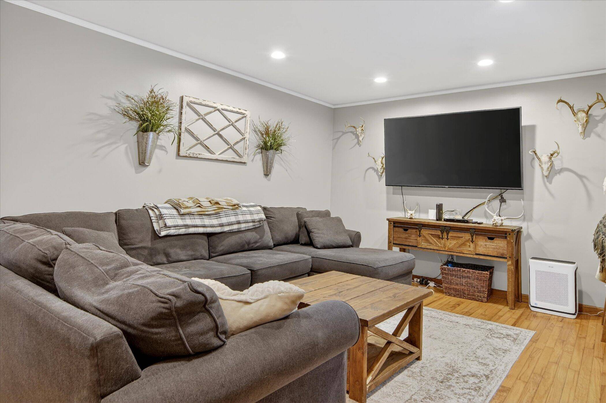 Brighton, MI 48114,9765 Mcclements RD