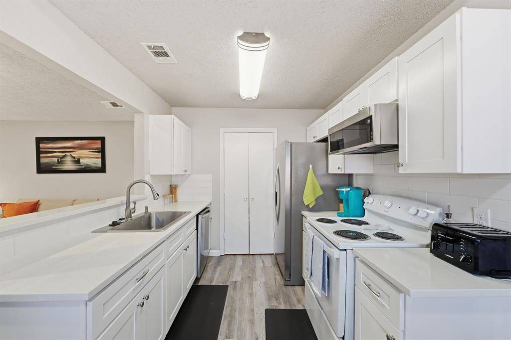 Carrollton, TX 75006,2306 Carol Good Lane