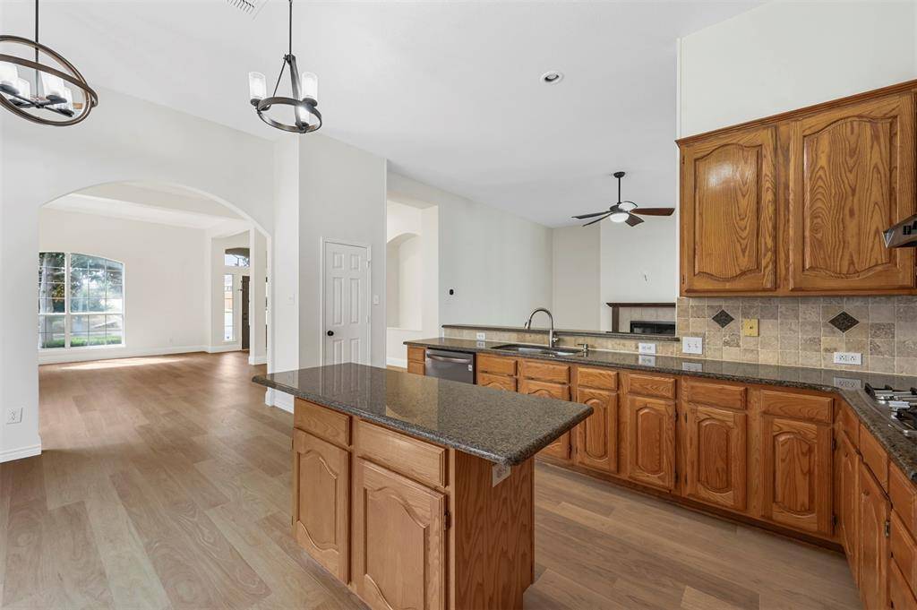 The Colony, TX 75056,4524 Ridgepointe Drive