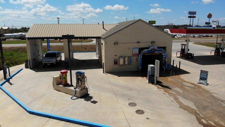 Dilley, TX 78017,17255 S Interstate Highway 35