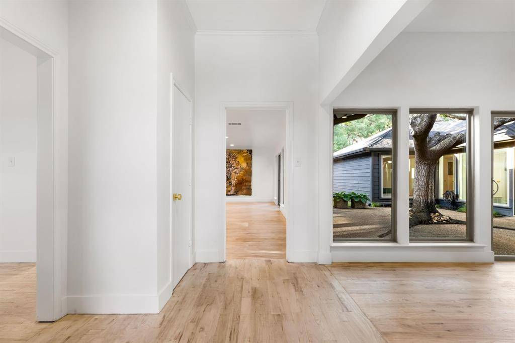 Dallas, TX 75231,9415 Hill View Drive