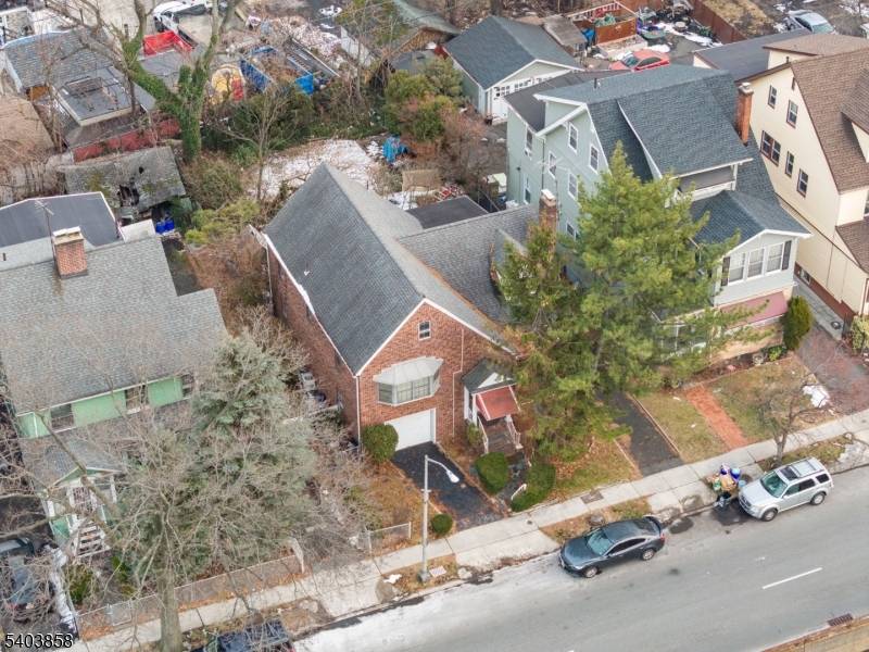 East Orange City, NJ 07017,220 N Oraton Pkwy