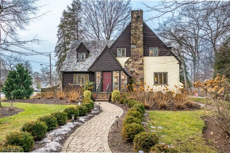 Metuchen Boro, NJ 08840,143 Lake Ave