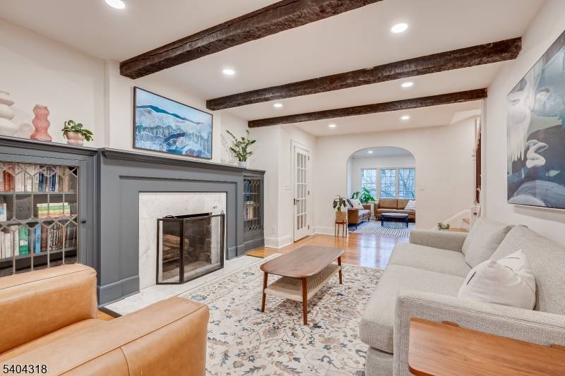 Metuchen Boro, NJ 08840,143 Lake Ave