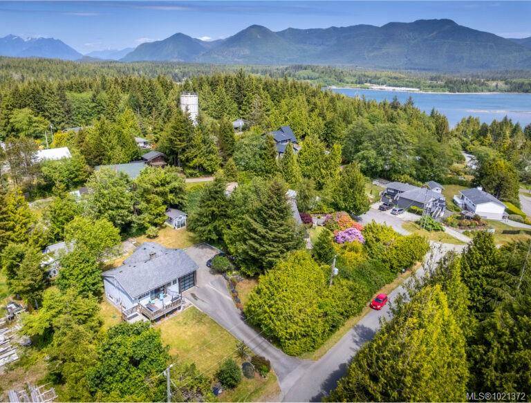 Ucluelet, BC V0R 3A0,246 Lee St