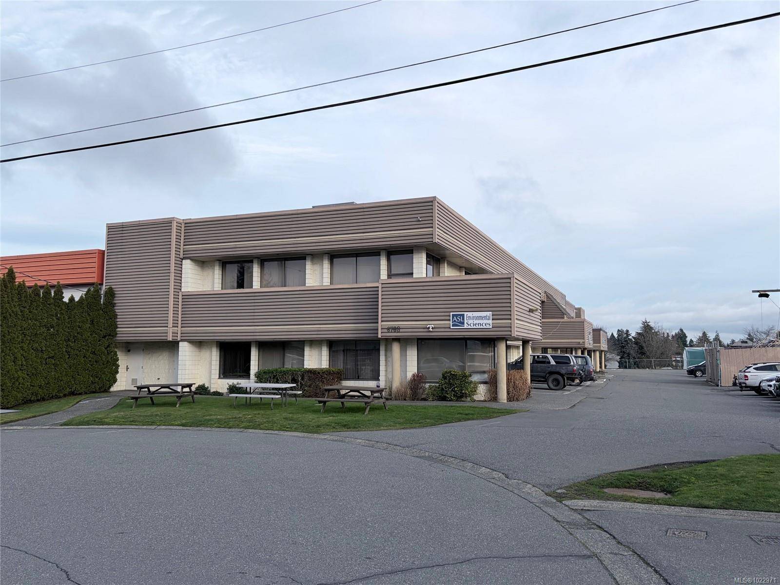 Central Saanich, BC V8M 1Z5,6703 Rajpur Pl