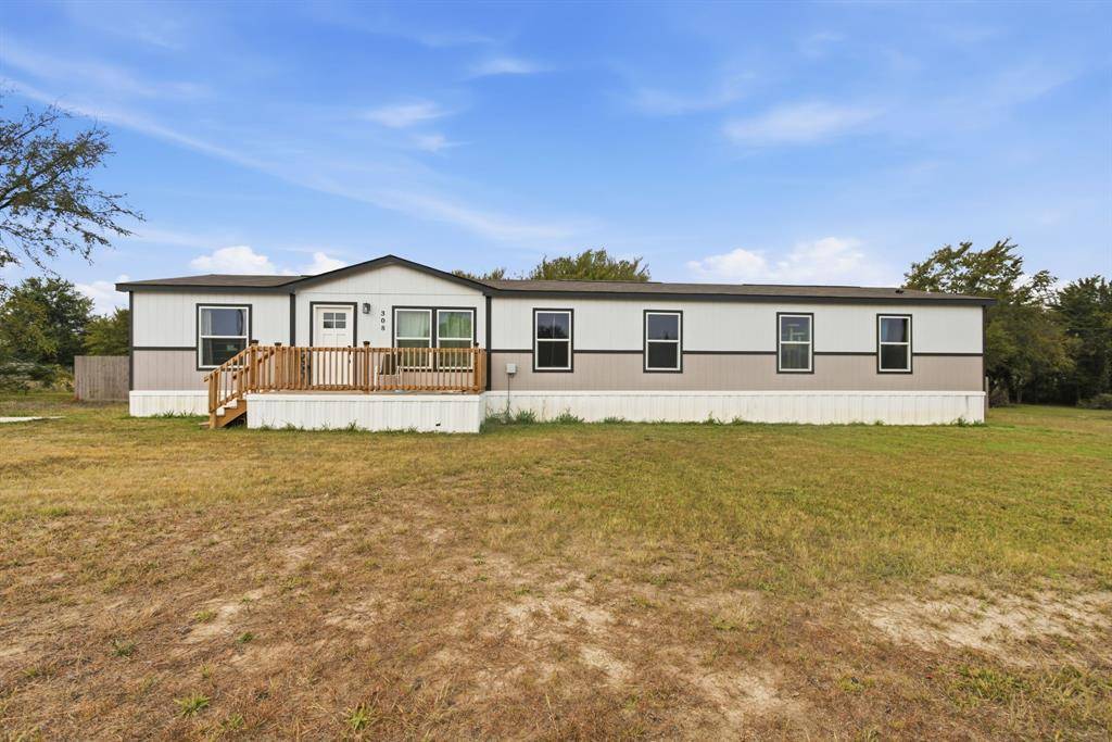 Bonham, TX 75418,308 Largo Street