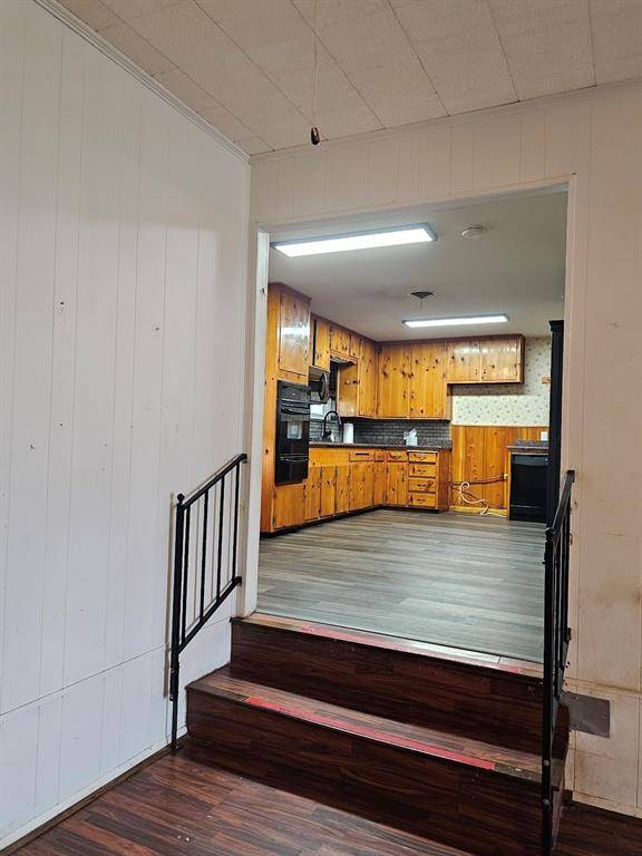 Lacy Lakeview, TX 76705,817 N Lacy Drive