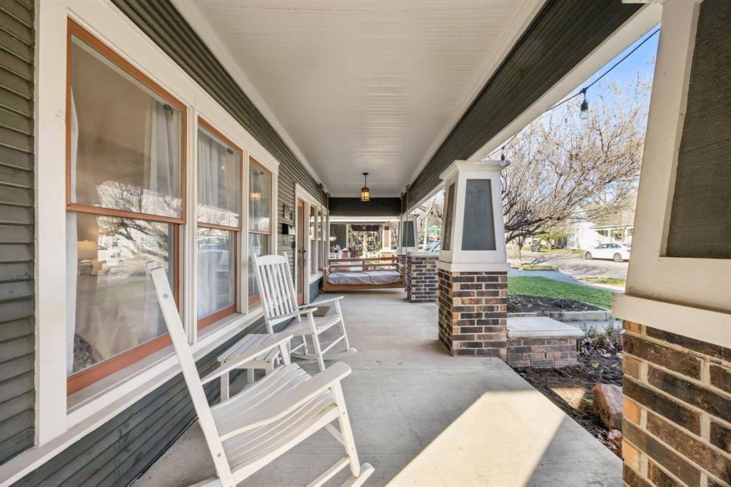 Fort Worth, TX 76110,1906 S Henderson Street