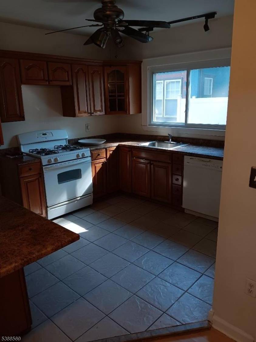 Plainfield City, NJ 07060,1226 Martine Ave