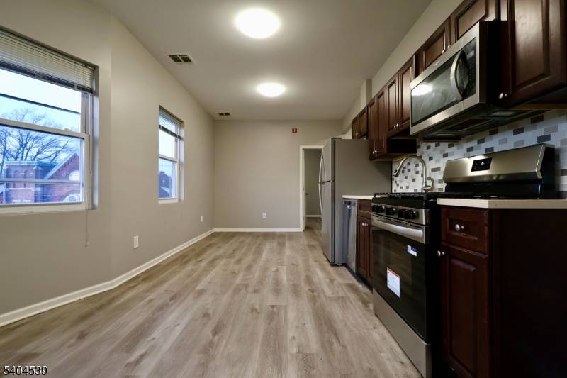 Newark City, NJ 07108,456 Avon Ave #3L