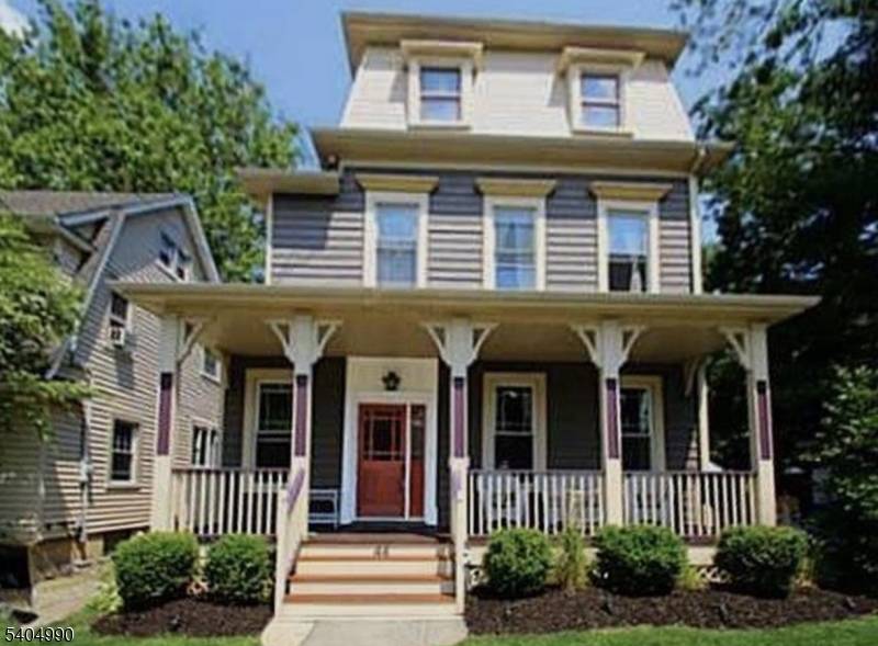 Metuchen Boro, NJ 08840,44 Home St