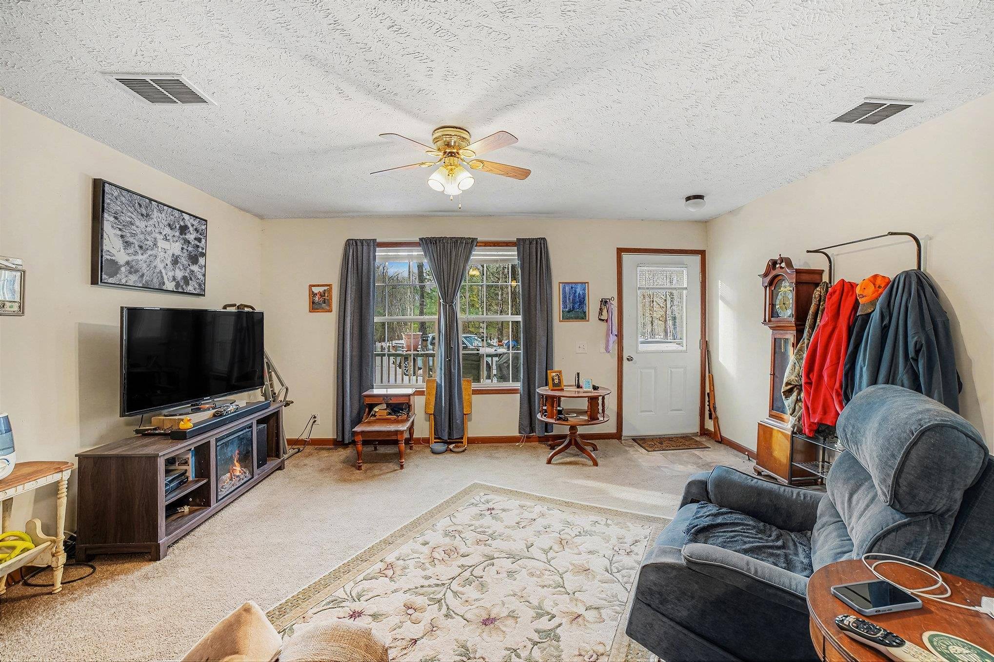 Gladwin, MI 48624,2738 Lakeshore DR