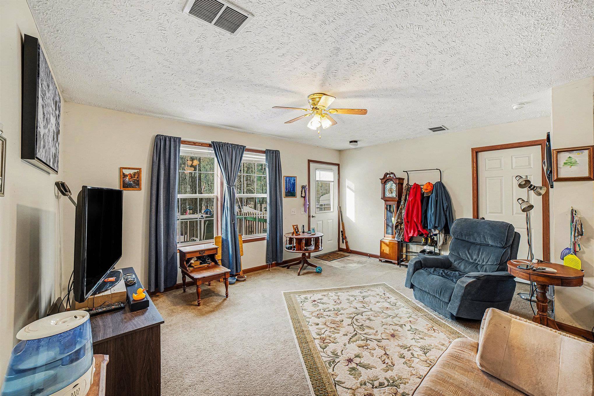 Gladwin, MI 48624,2738 Lakeshore DR