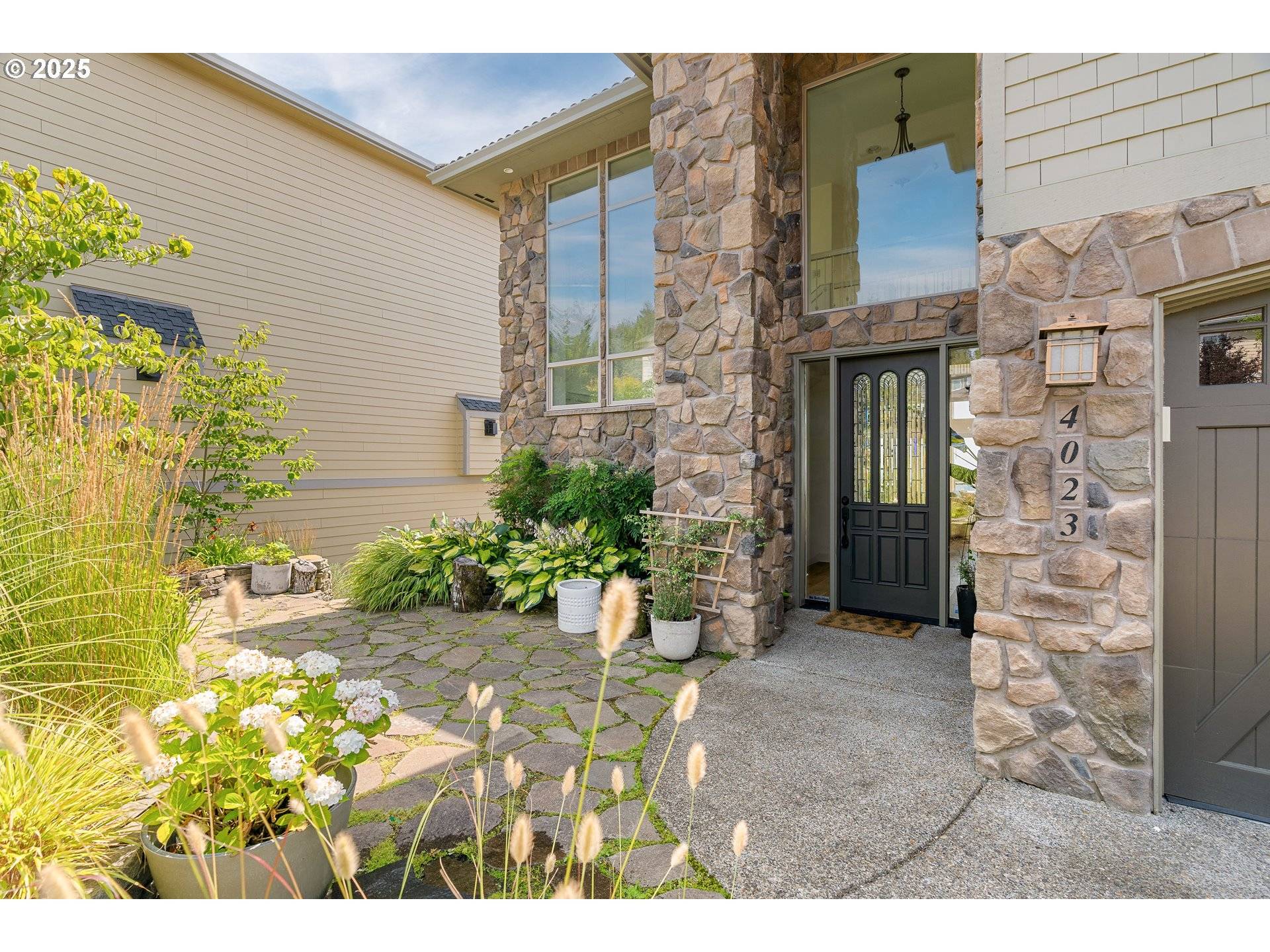 Portland, OR 97229,4023 NW SUNSET CIR