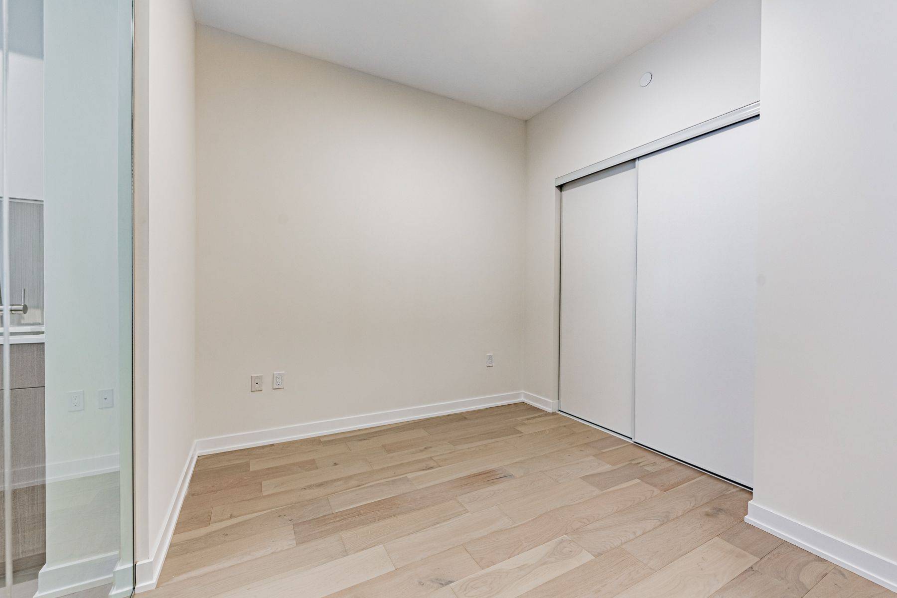 Toronto C03, ON M6C 0A4,840 St Clair AVE W #203