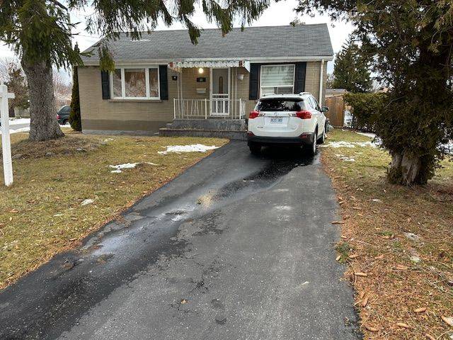Oshawa, ON L1H 3Y8,38 Kawartha AVE