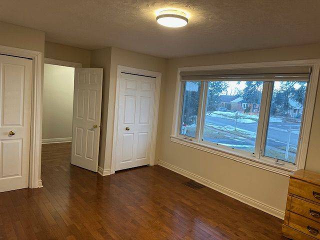 Oshawa, ON L1H 3Y8,38 Kawartha AVE