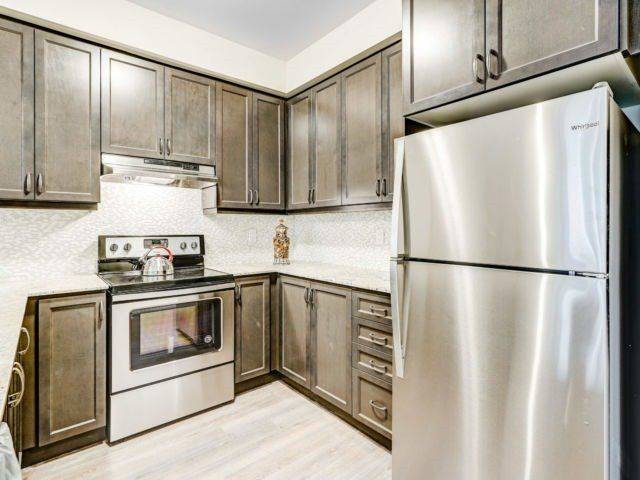 Brampton, ON L6X 0Y3,60 Crumlin CRES