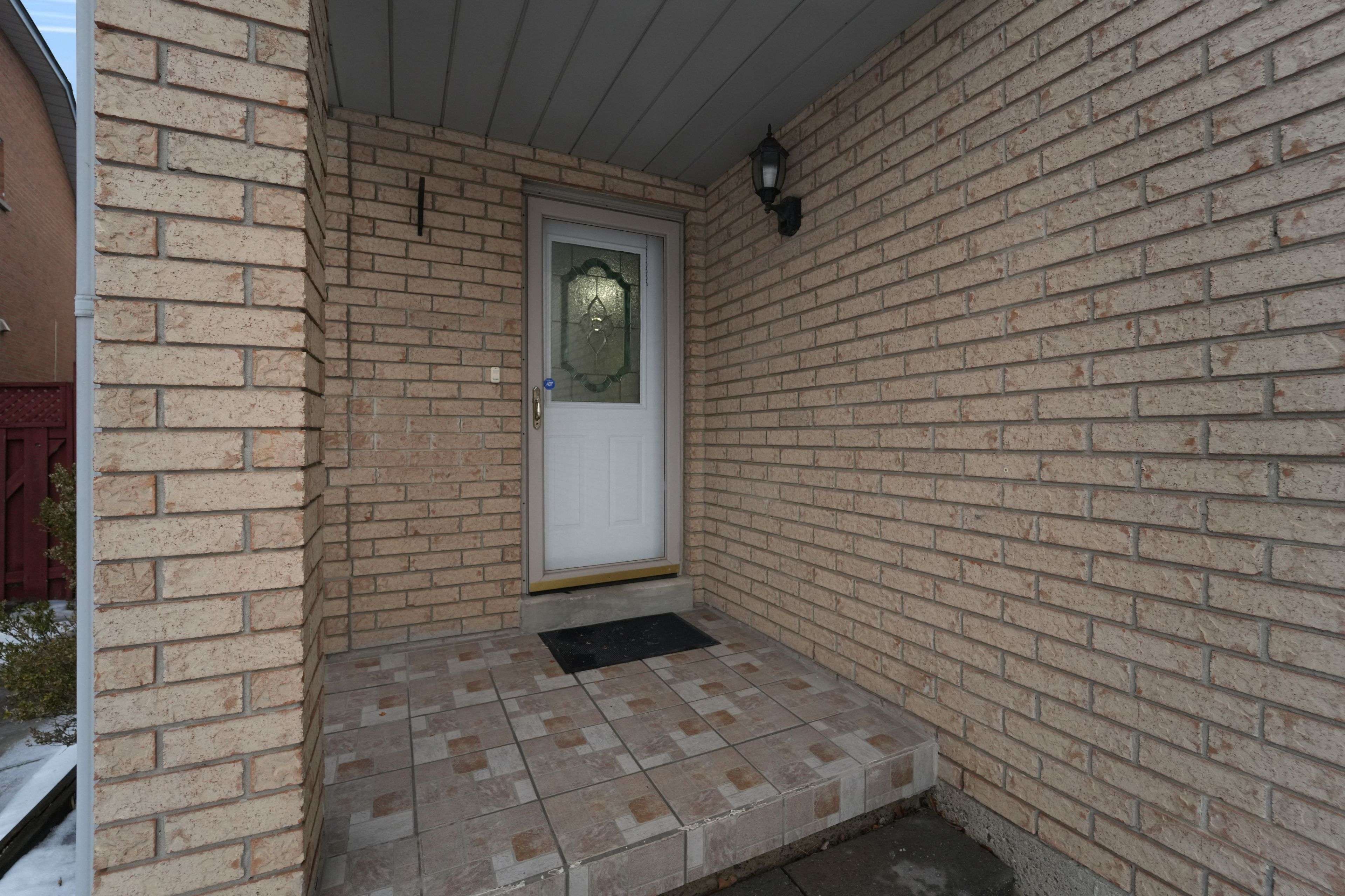 Mississauga, ON L4Z 3R8,5487 Cosmic CRES