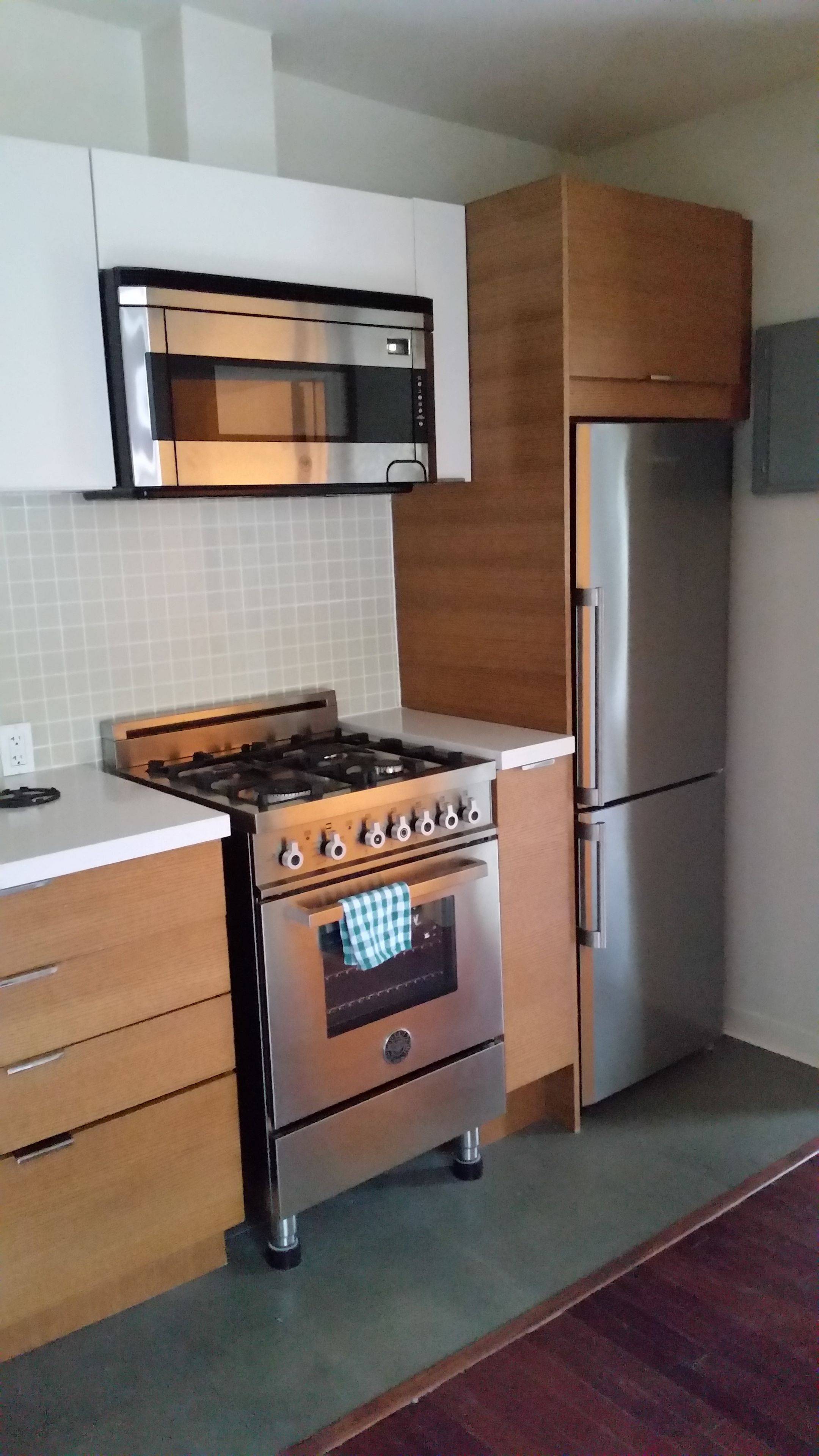 Toronto W02, ON M6P 1N1,22 Brad ST ##2