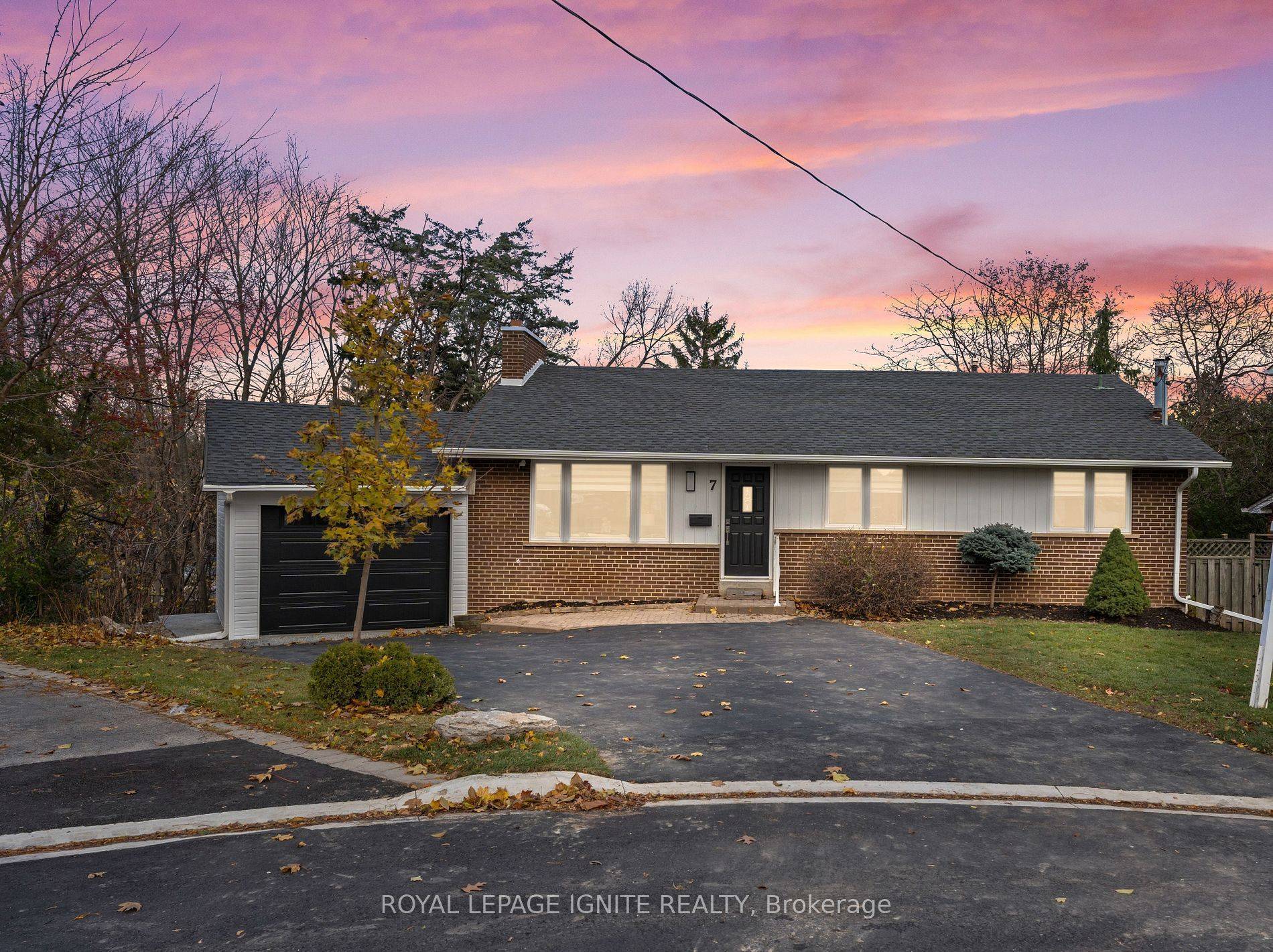 Mississauga, ON L5M 1E6,7 Isherwood CT