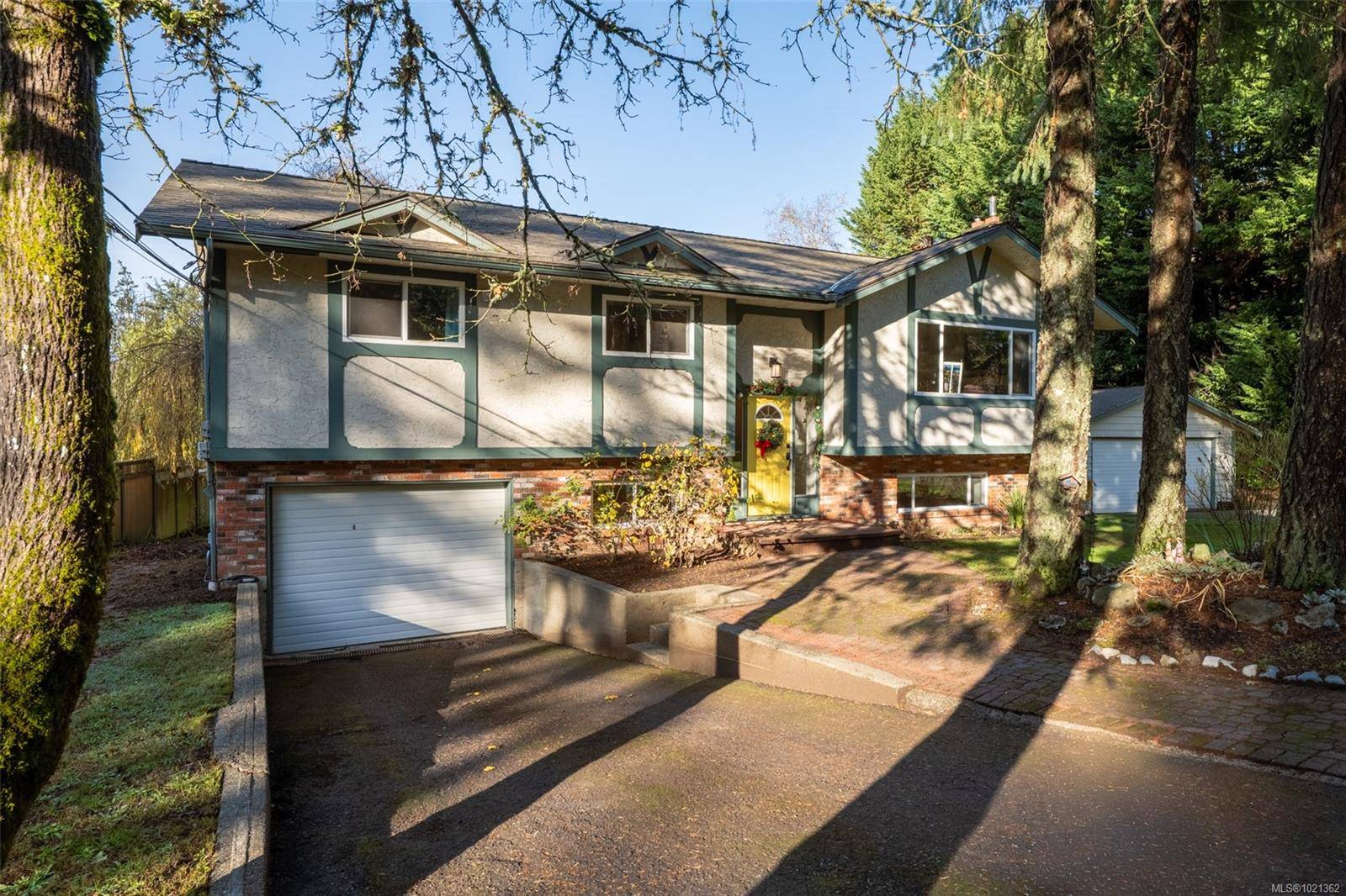 North Saanich, BC V8L 5G9,9440 Glenelg Ave