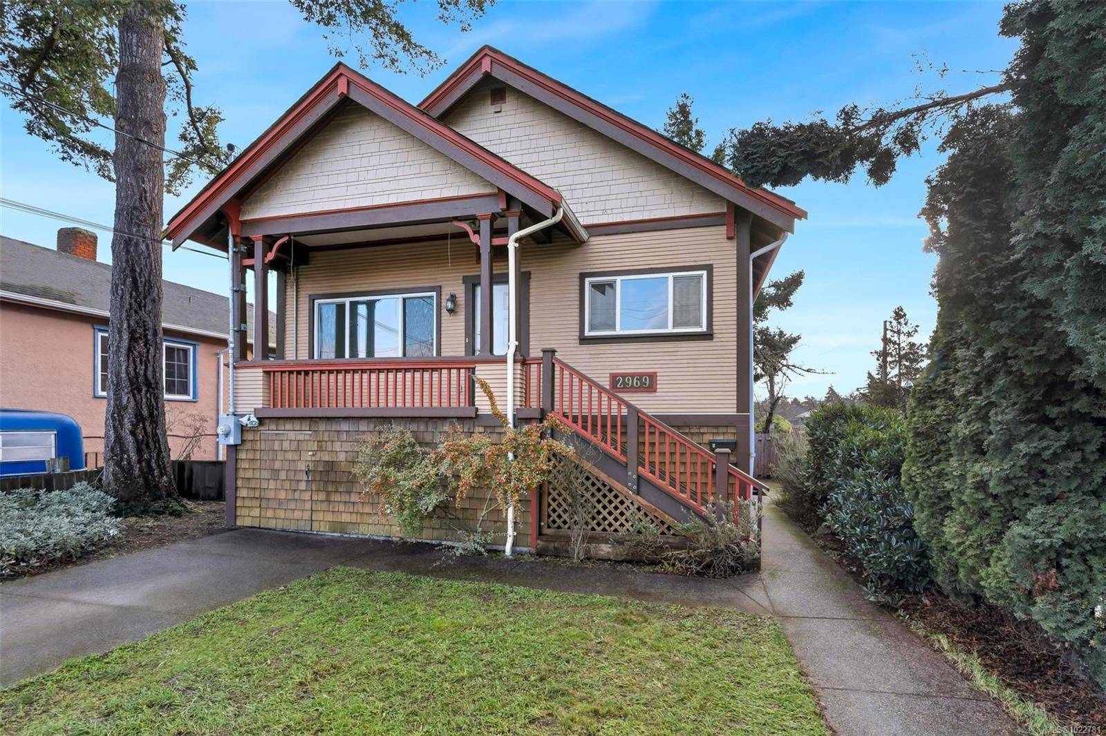 Victoria, BC V8T 3H8,2969 Cedar Hill Rd