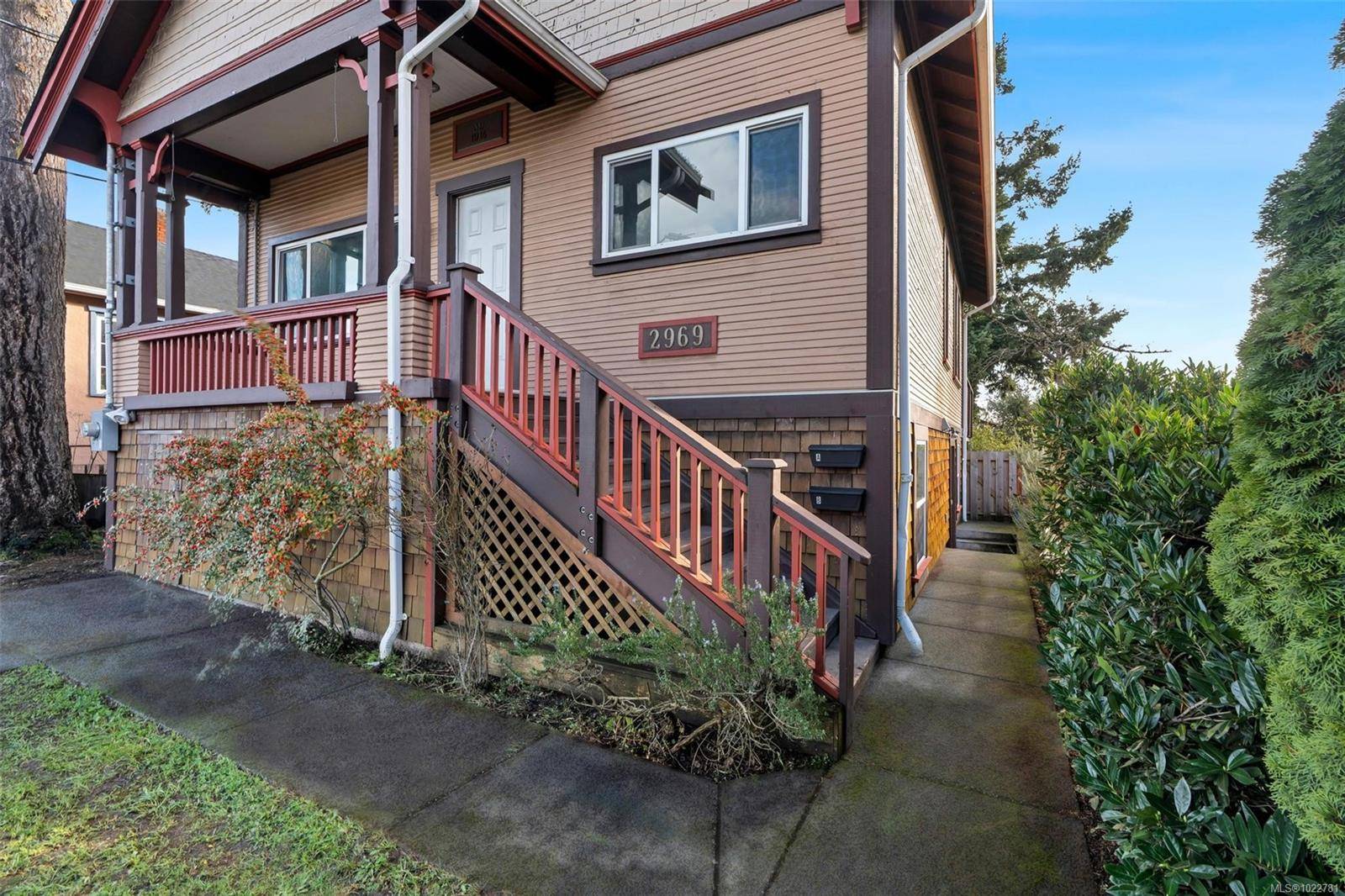 Victoria, BC V8T 3H8,2969 Cedar Hill Rd