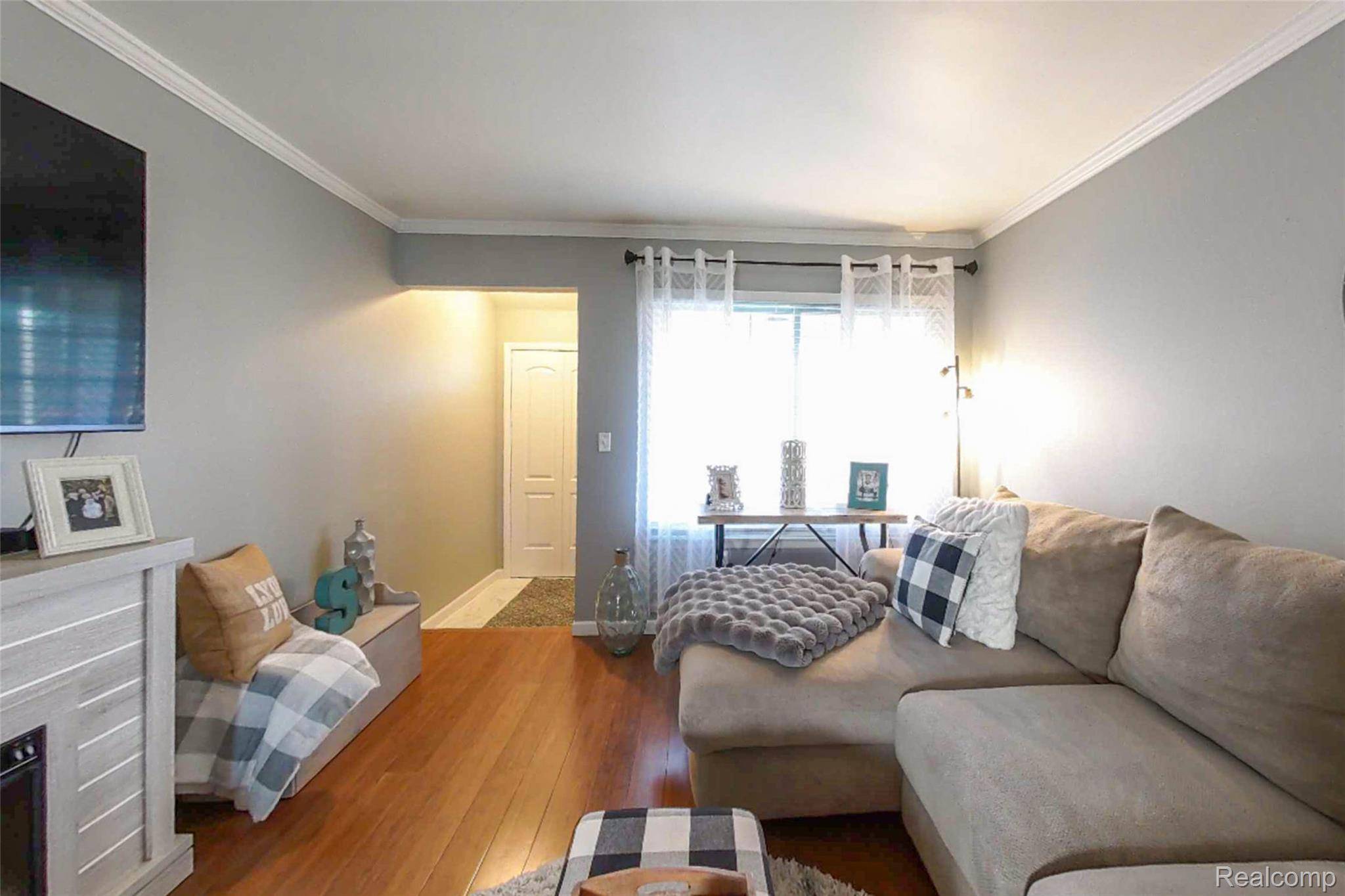 South Lyon, MI 48178,715 Cape Cod #1