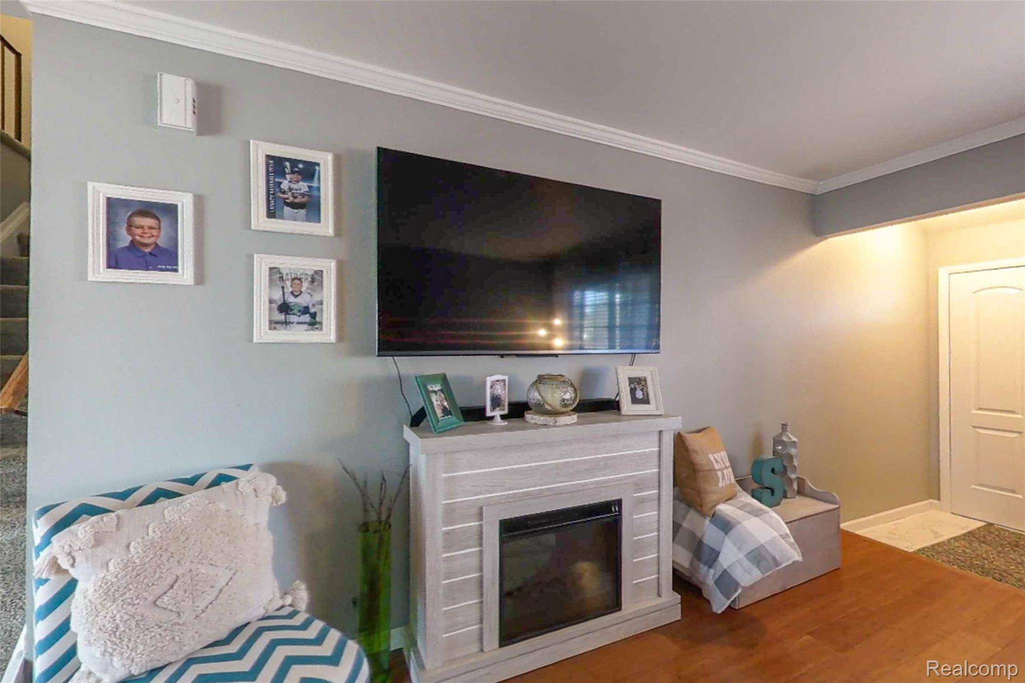 South Lyon, MI 48178,715 Cape Cod #1