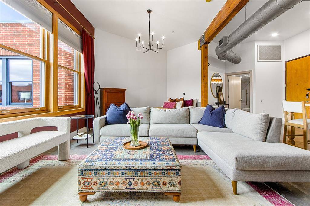 Dallas, TX 75204,2502 Live Oak Street #333