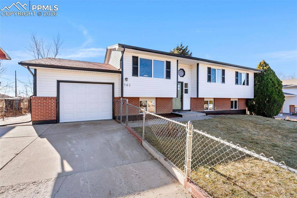 Colorado Springs, CO 80911,701 Drew DR