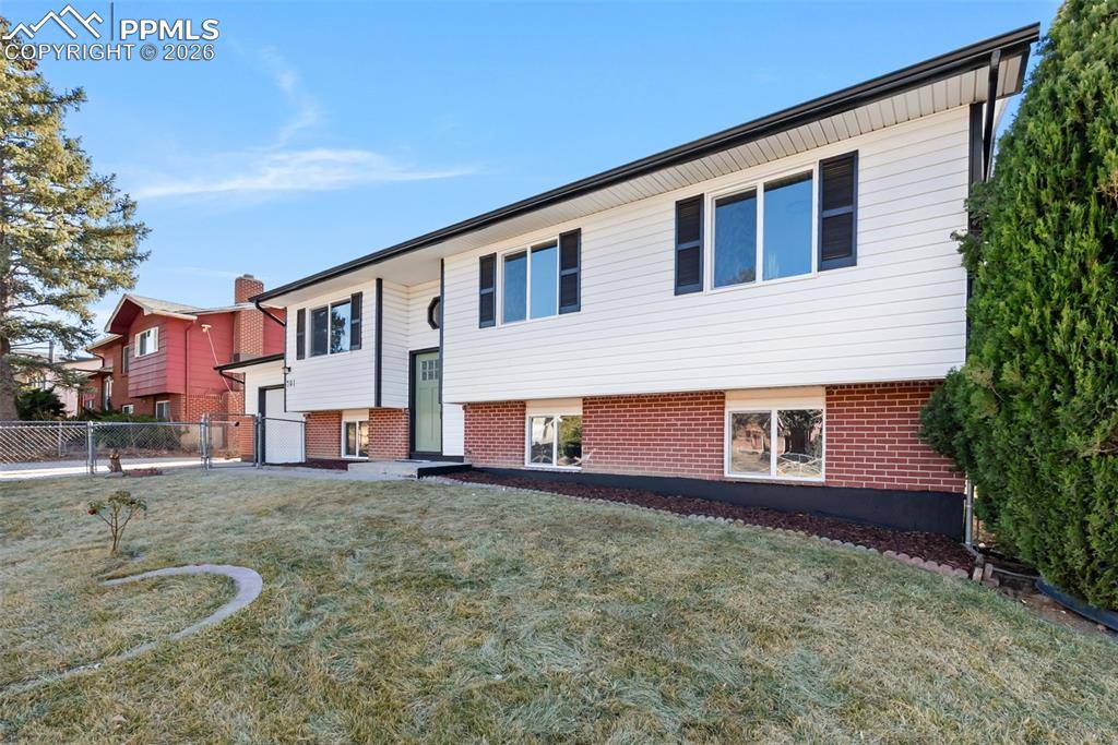 Colorado Springs, CO 80911,701 Drew DR