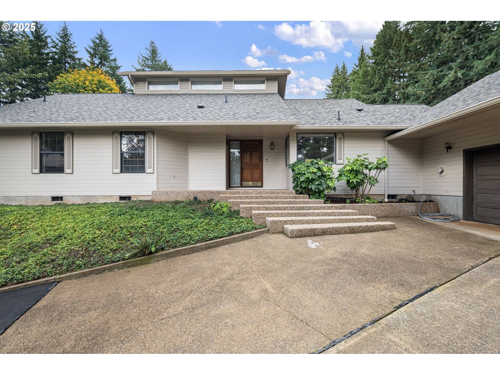 Cottage Grove, OR 97424,35982 SHOREVIEW DR