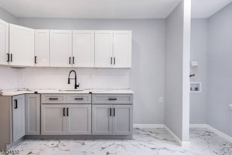 Newark City, NJ 07104,662 Mount Prospect Ave