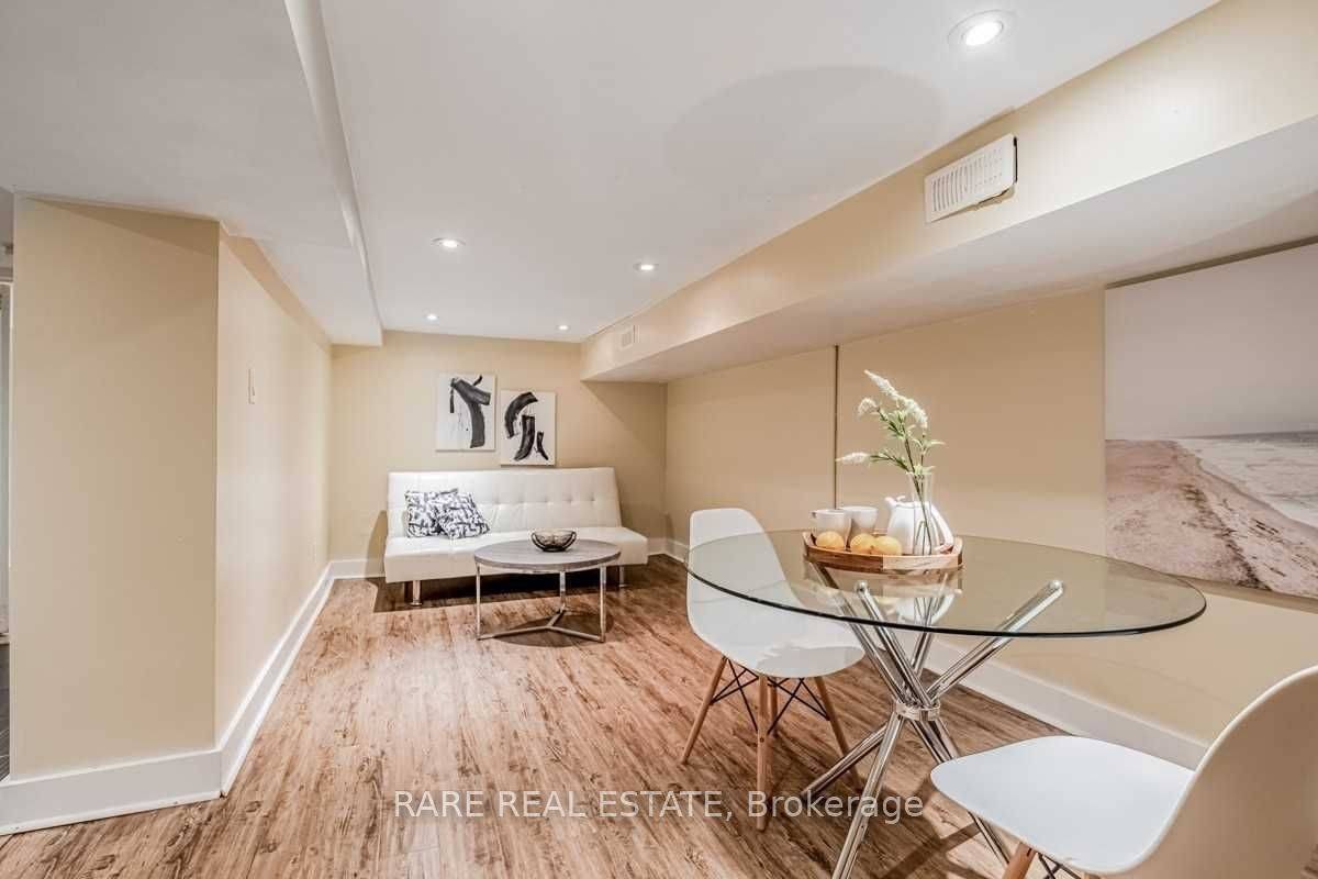 Toronto C03, ON M6E 3P9,1993 Dufferin ST