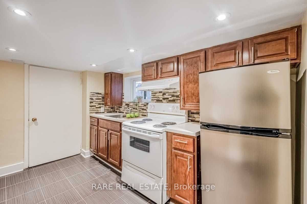 Toronto C03, ON M6E 3P9,1993 Dufferin ST