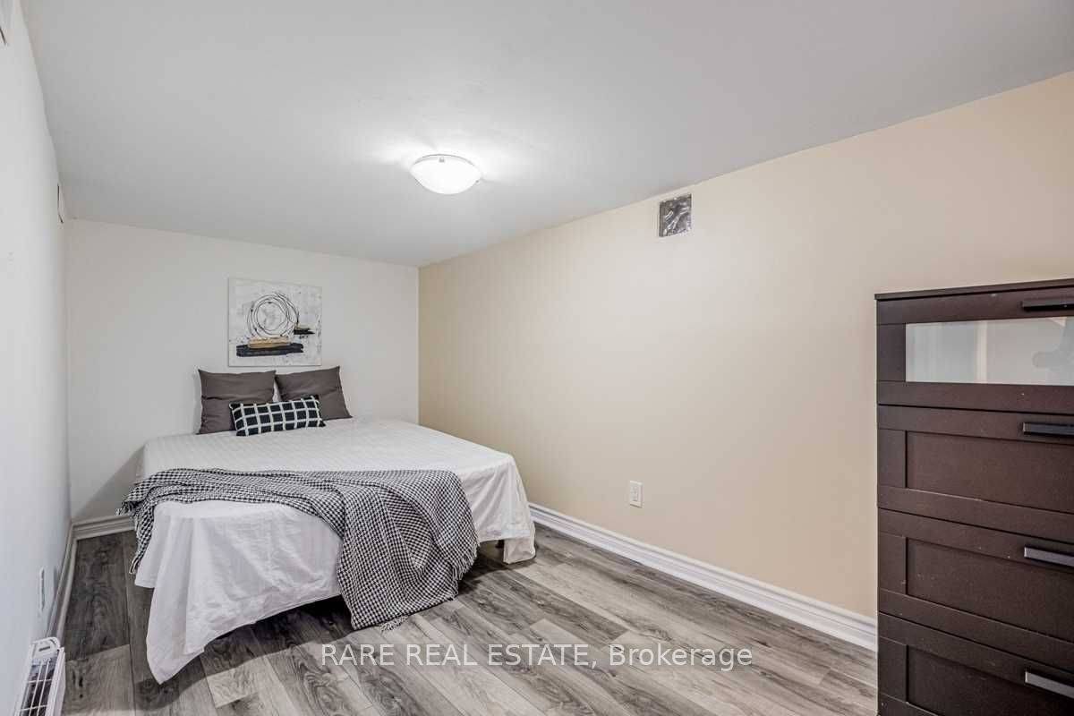 Toronto C03, ON M6E 3P9,1993 Dufferin ST