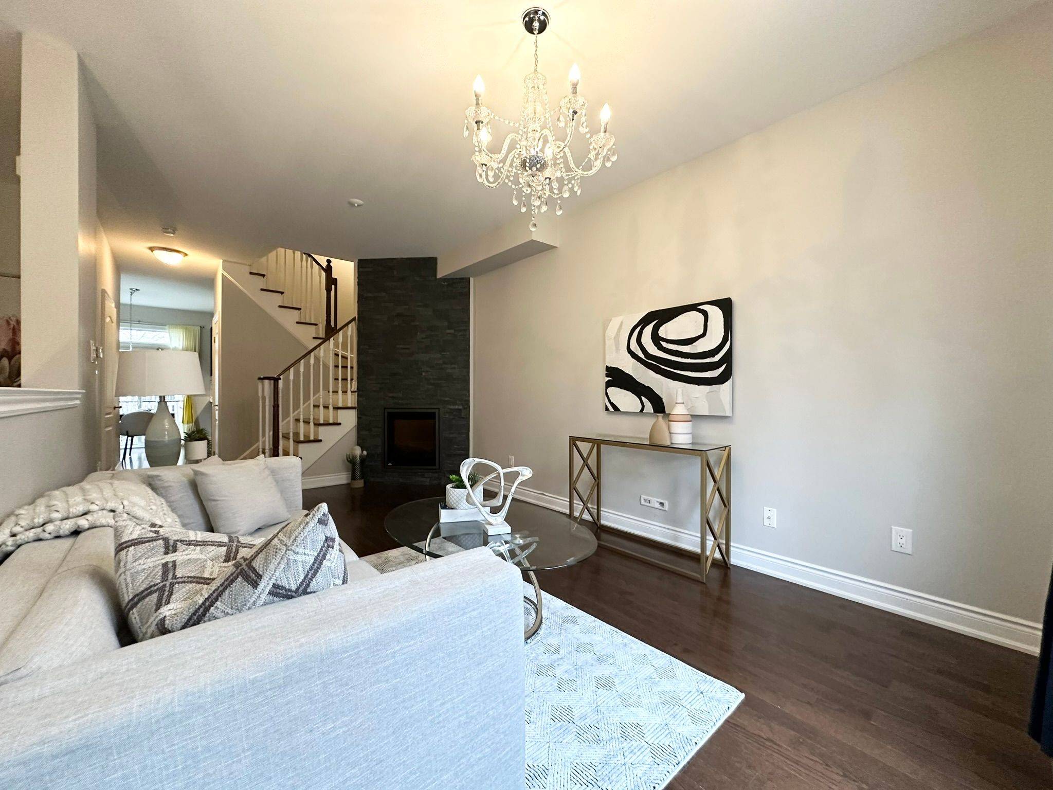 Toronto C14, ON M2N 0E7,5 Hayes LN