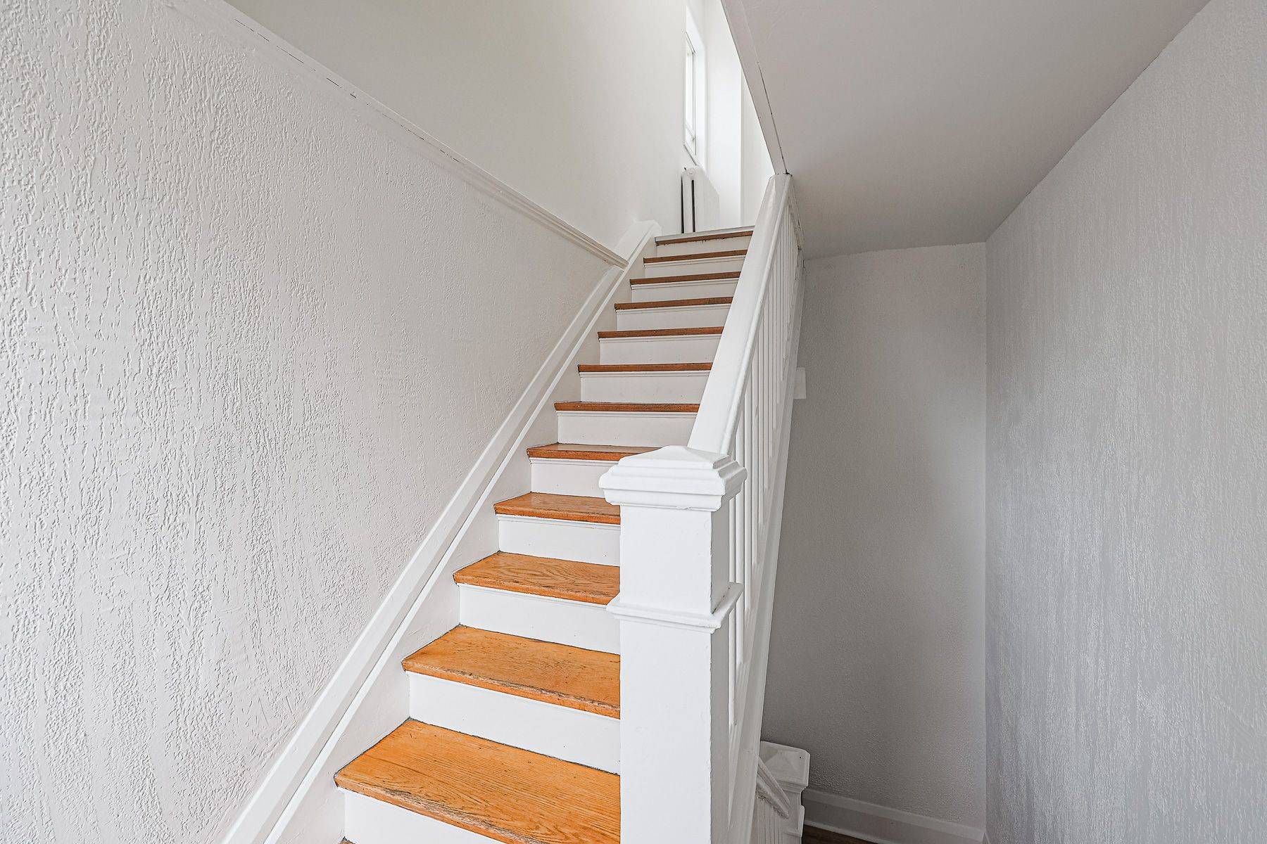 Toronto C01, ON M6J 2V9,413 Crawford ST