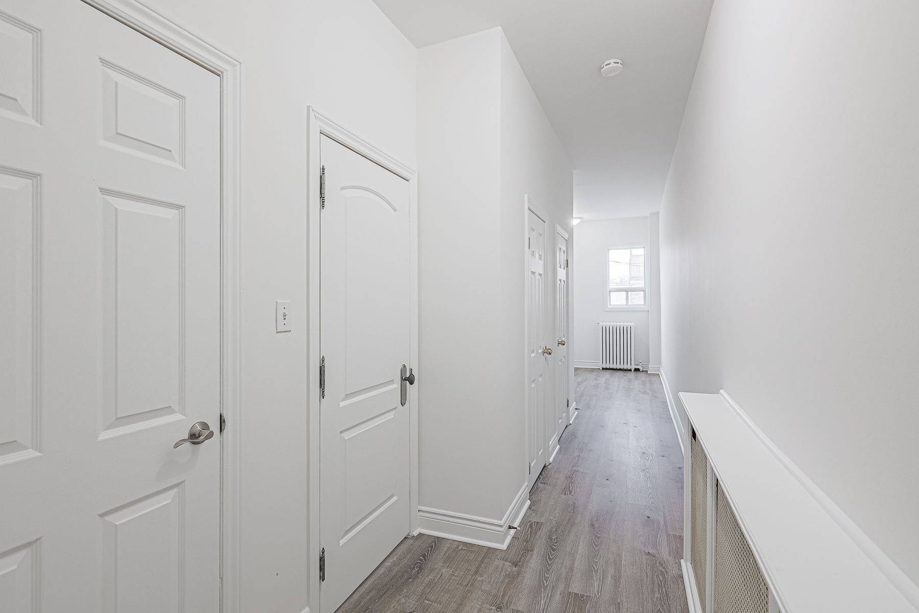 Toronto C01, ON M6J 2V9,413 Crawford ST