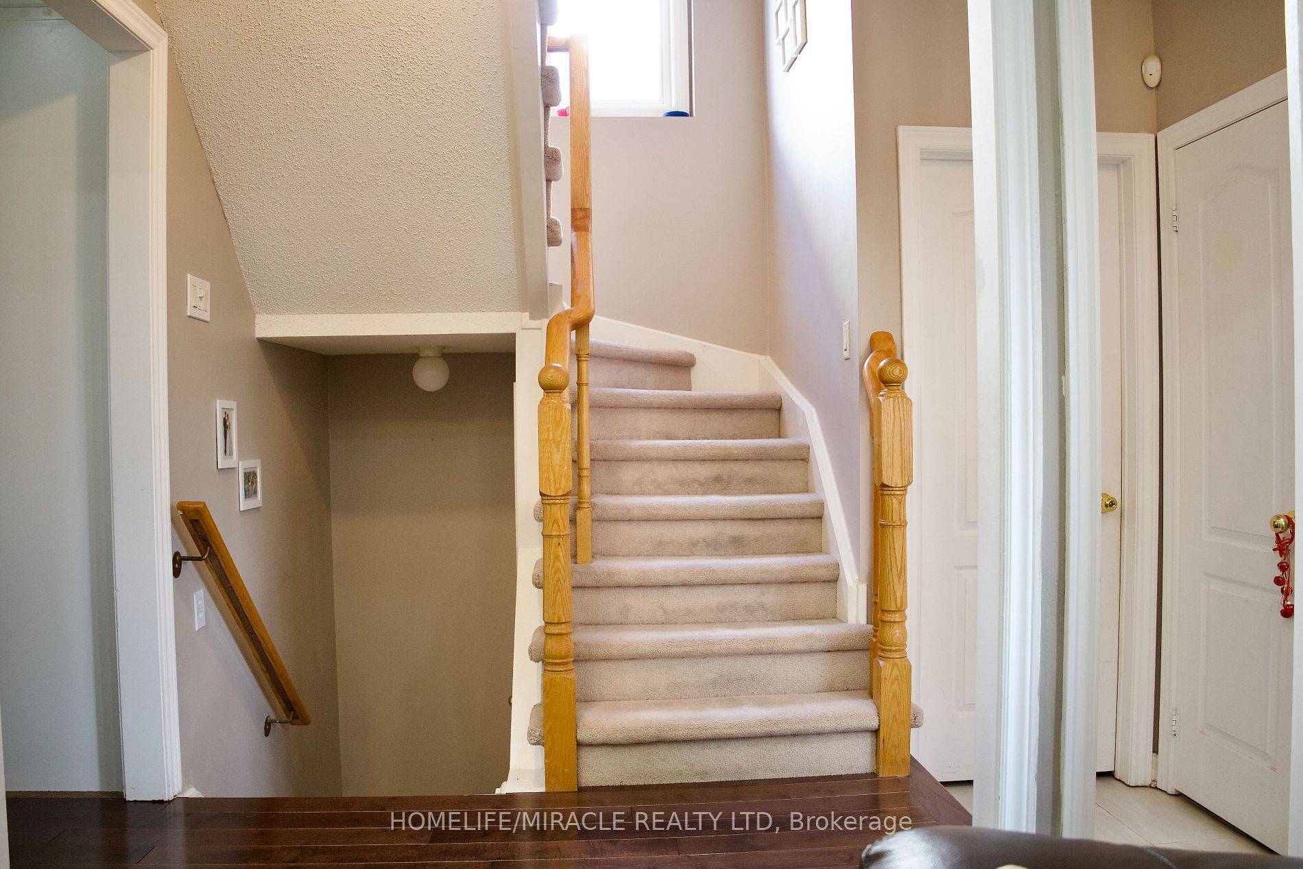 Whitby, ON L1P 1T4,45 Shenandoah DR #Main