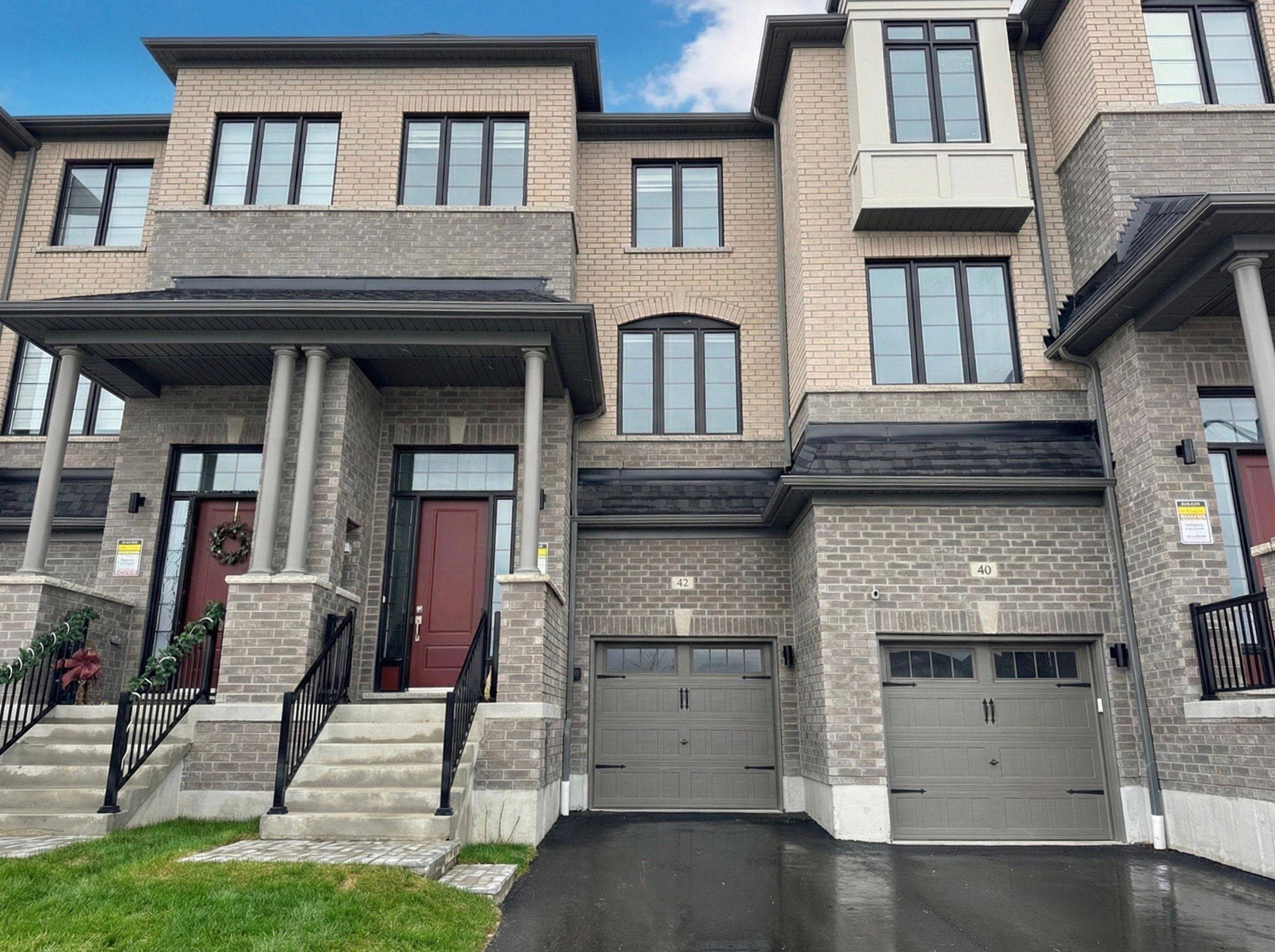 Whitby, ON L1P 1V4,42 Morrison CRES