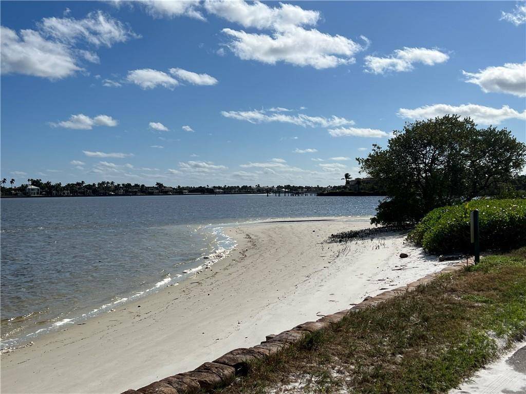 Hypoluxo, FL 33462,7030 Half Moon Cir #418