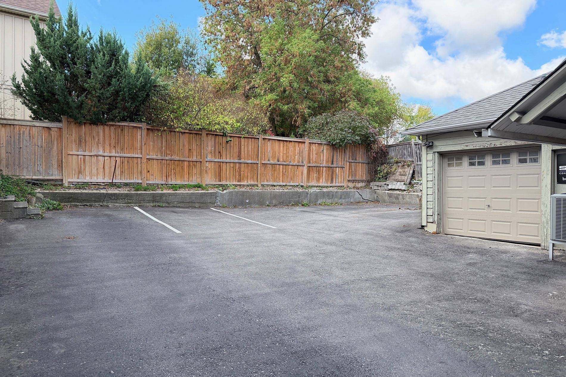 Newmarket, ON L3Y 3Y6,78 Main ST S