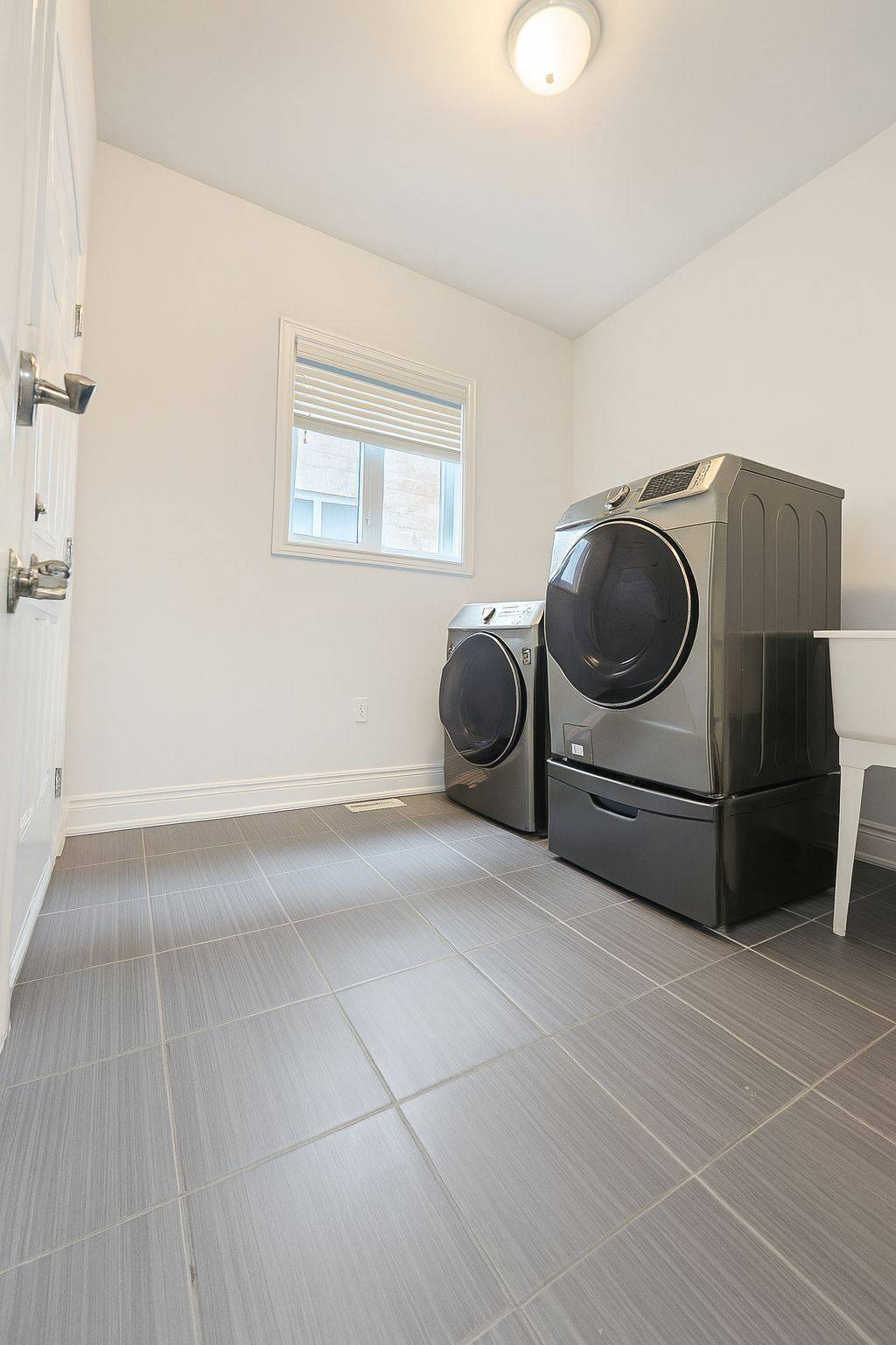 Orillia, ON L3V 8K3,3091 Monarch DR