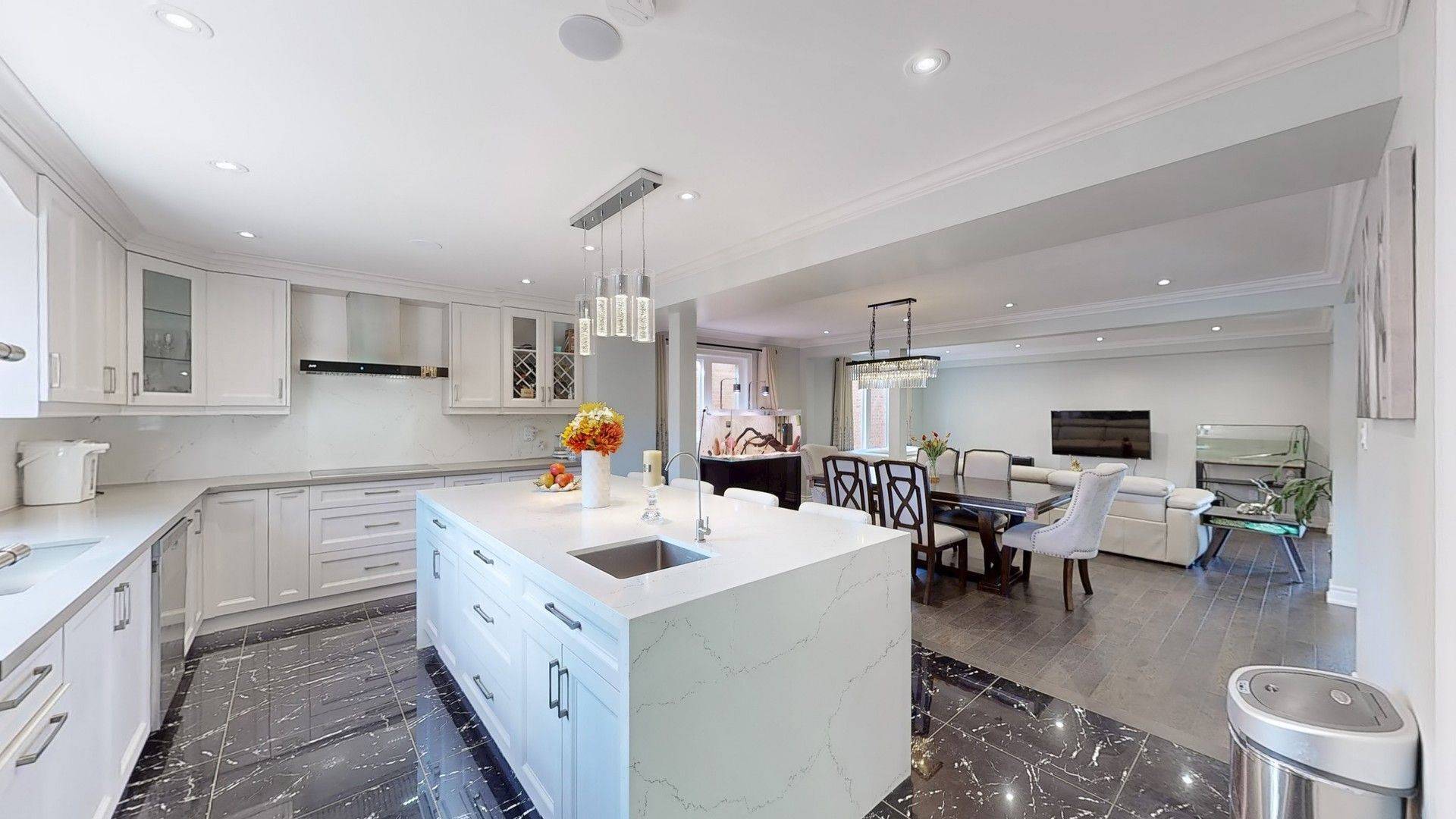 Mississauga, ON L5R 1L3,224 Kingsbridge Garden CIR